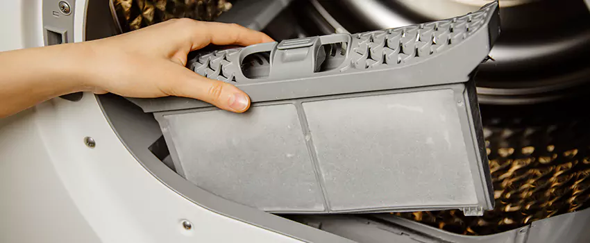 Signs Of A Clogged Dryer Lint Trap in Ennis, Texas